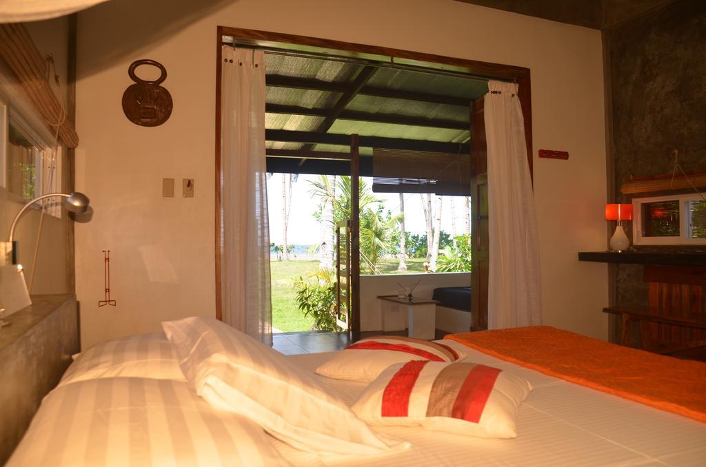 Somewhere Else Boutique Resort Mambajao Rom bilde