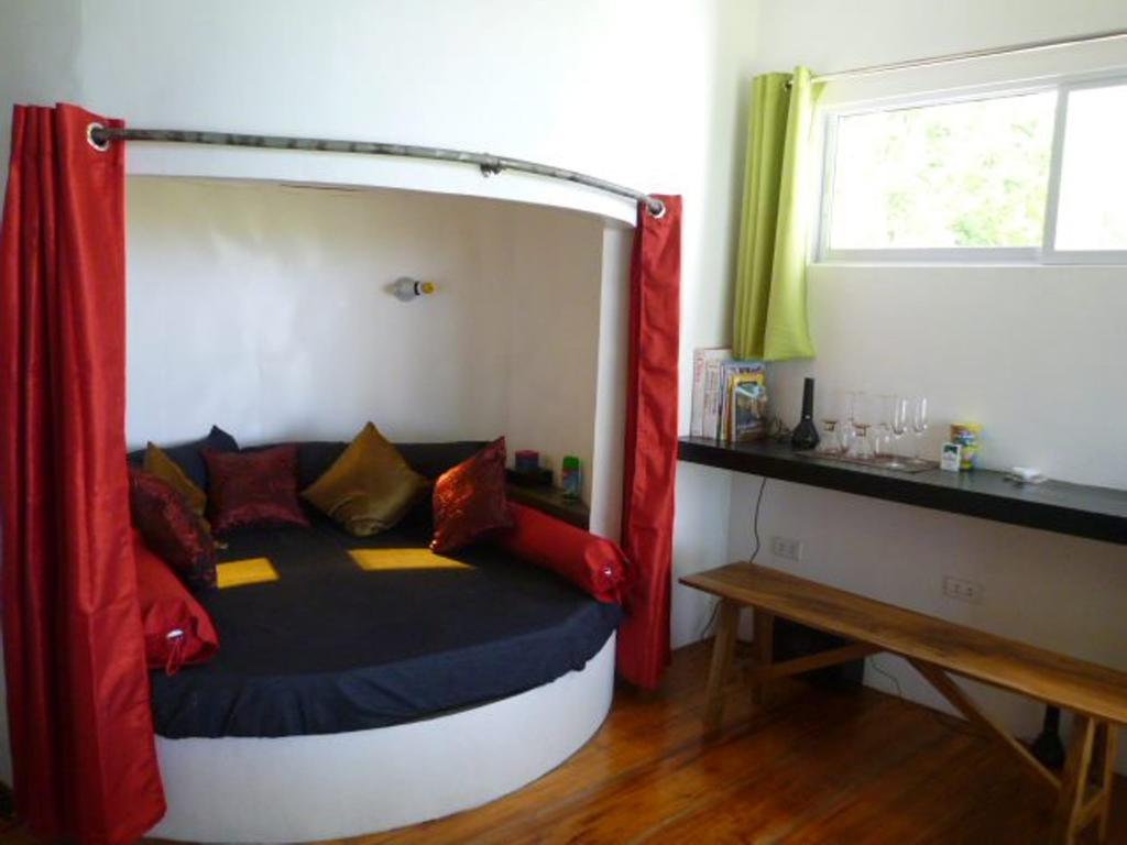 Somewhere Else Boutique Resort Mambajao Eksteriør bilde